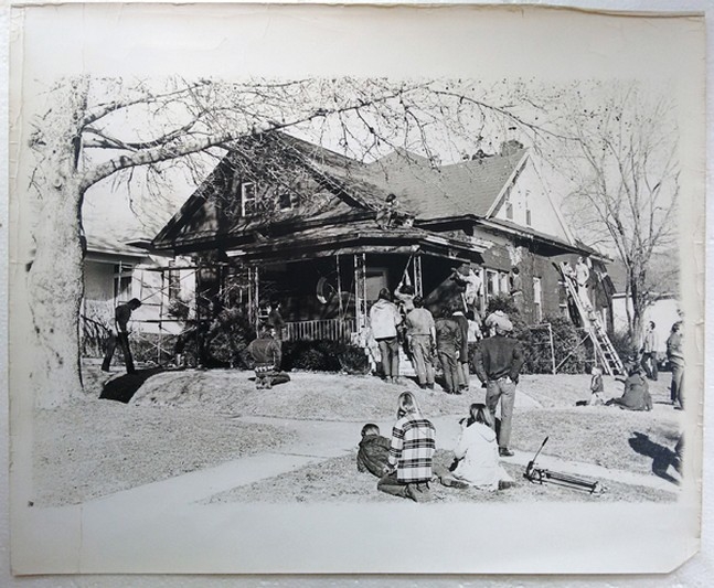 http://www.emileouroumov.fr/files/gimgs/th-48_CLAY HOUSE - 60x50 1972_web.jpg